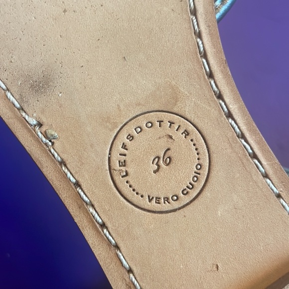 LEIFSDOTTIR sz6 silver gunmetal thing sandals leather - Picture 3 of 4